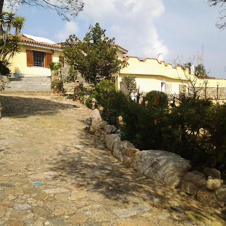 La Fonte Dell'Ulivo 3 Bed and Breakfast La Maddalena  Buitenkant foto